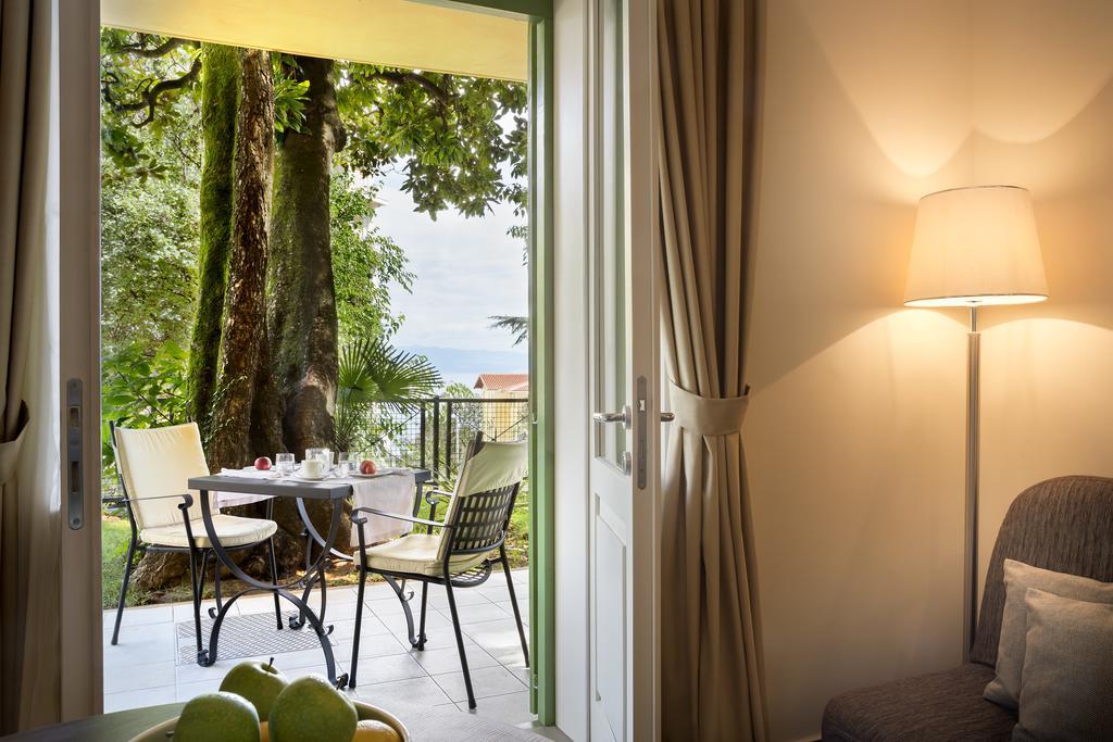 Remisens Villa Elsa Ловран Екстериор снимка