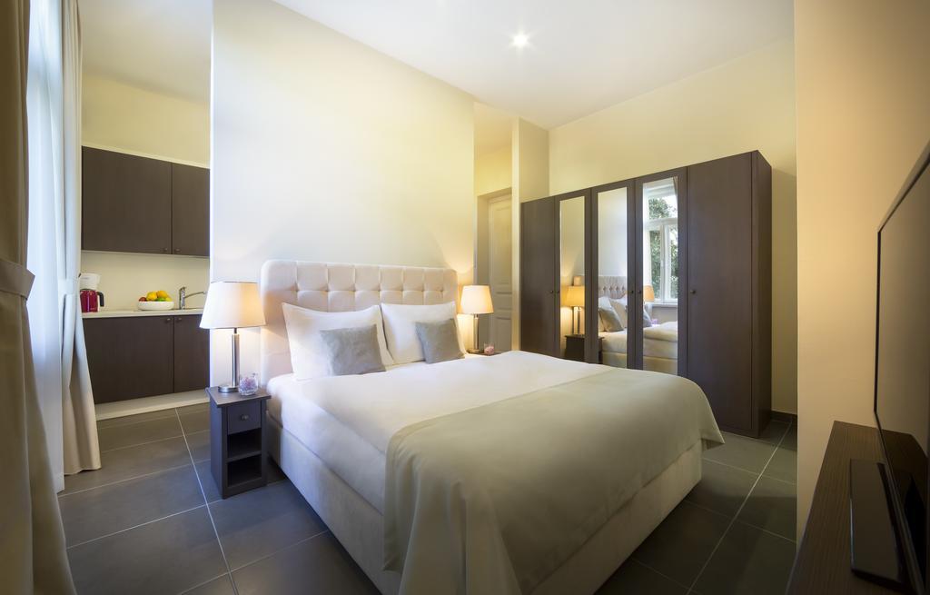 Remisens Villa Elsa Ловран Екстериор снимка