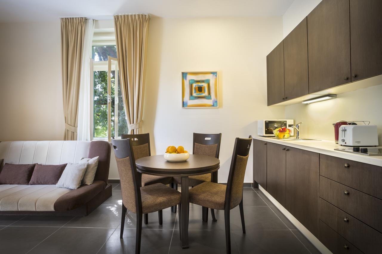 Remisens Villa Elsa Ловран Екстериор снимка