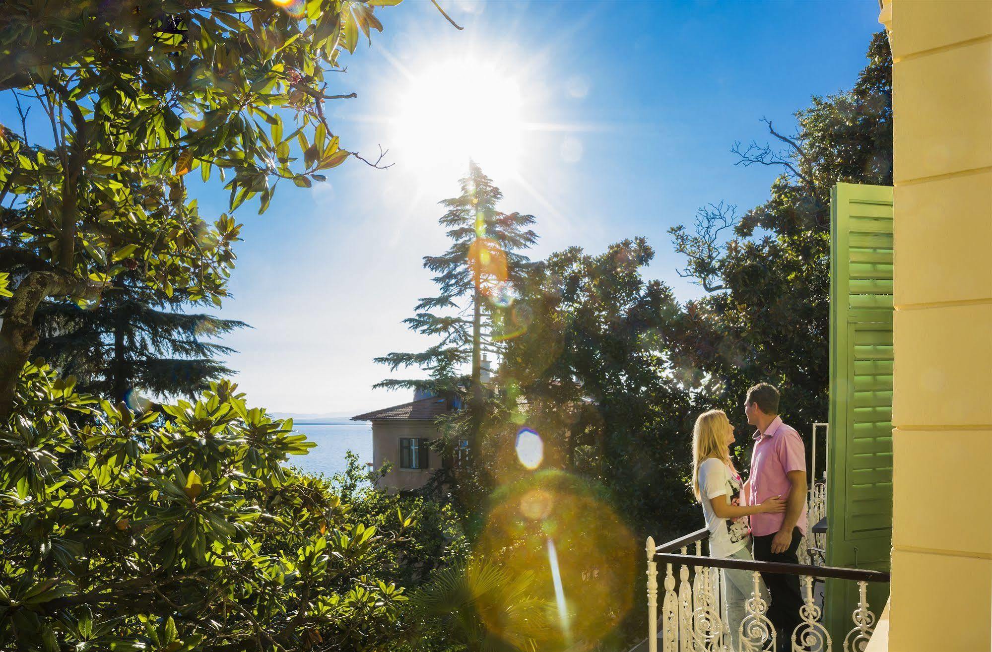 Remisens Villa Elsa Ловран Екстериор снимка