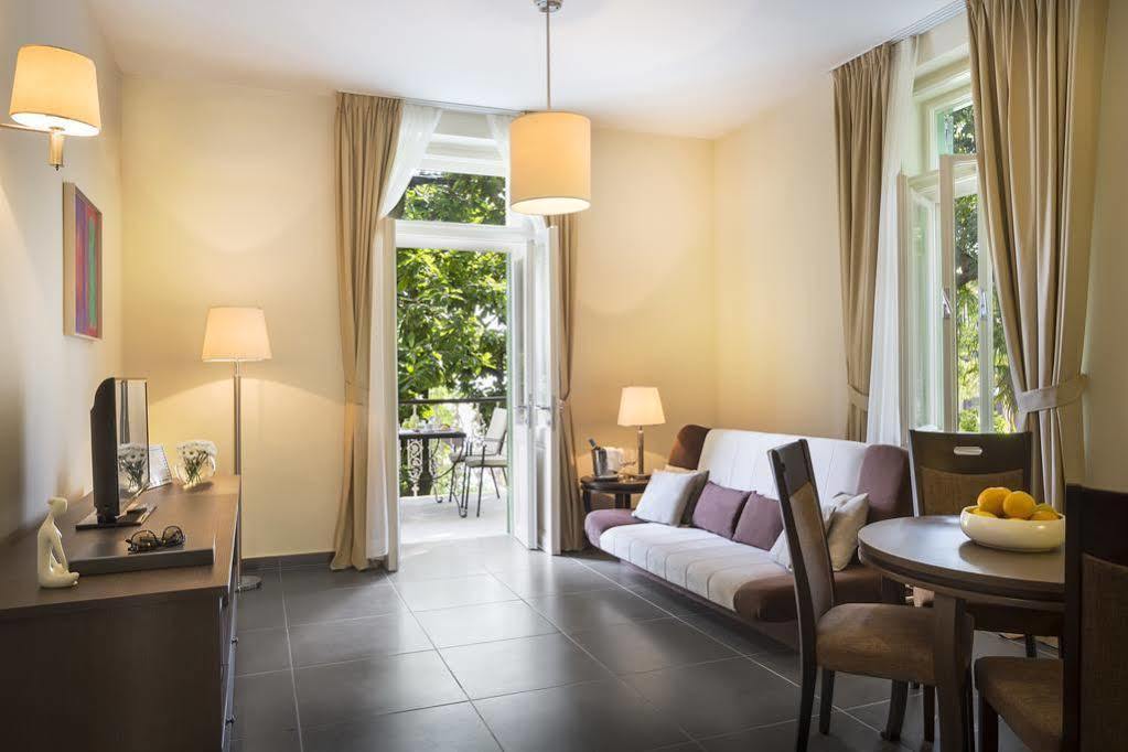 Remisens Villa Elsa Ловран Екстериор снимка